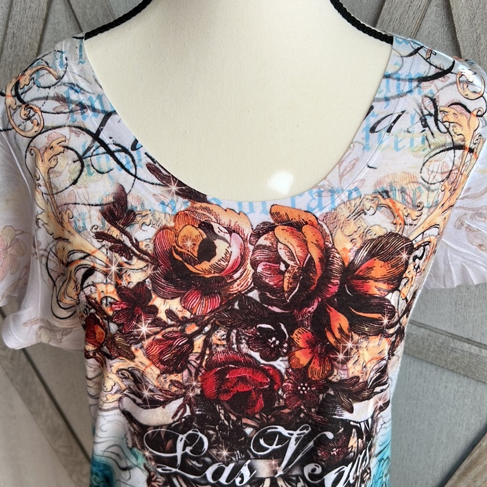 Love Amour women’s multicolor artsy floral, scoop neck Las Vegas T-shirt. Sz XXL